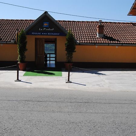 Pension La Ponton Ieşelniţa Eksteriør bilde